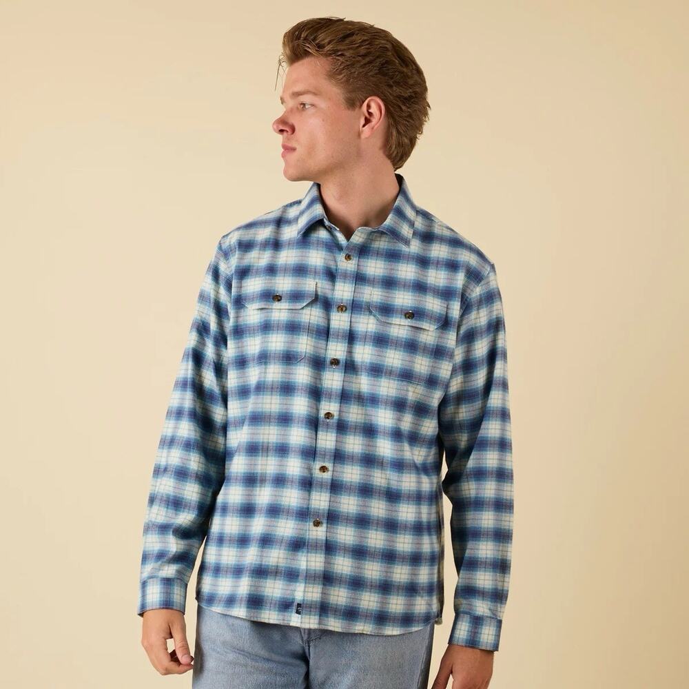 NWT Palmetto Moon Men’s Coast Long Sleeve Flannel Small Indigo Blue Crush Stain